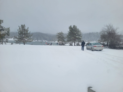 Kar Yağışı Karagöl Yaylası’nı Beyaza Bürüdü