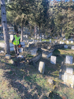 Taraklı Merkez Mezarlığında Temizlik çalışması yapıldı.
