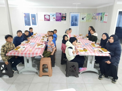 İmamdan Öğrencilere İftar