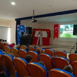 Hacıvat ve Karagöz Şöleni ile Öğrenciler Kahkahaya Boğuldu!