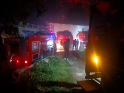 Taraklı'da Dehşet Yangın! Eski Ev Küle Döndü!