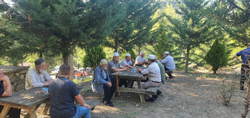 Mezarlıkta program