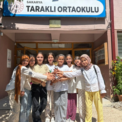 Taraklı Ortaokulu’nda Karne ve Kupa Sevinci