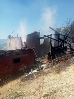 Taraklı Alballar Mahallesi'nde Ahşap Evde Yangın: Mahallede Panik Yaşandı