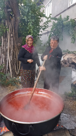 Taraklı’da Salça Kazanları Kaynıyor