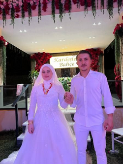 Manav Ahmet Oğlunu Evlendirdi