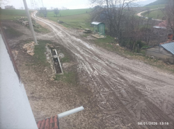 Gülveren Sokak’ta Çamur Çilesi: Mahalle Sakinleri Asfalt İstiyor