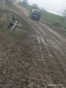 Gülveren Sokak’ta Çamur Çilesi: Mahalle Sakinleri Asfalt İstiyor