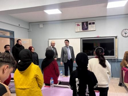 Karneleri Kaymakam Turgay Tarık Dağıttı