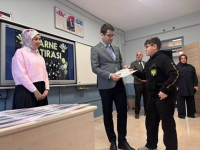 Karneleri Kaymakam Turgay Tarık Dağıttı