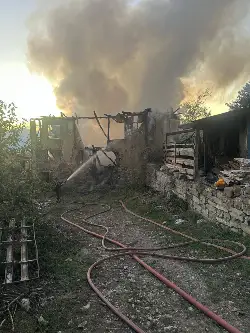 Ahşap Ev Yangında Kullanılamaz Hale Geldi