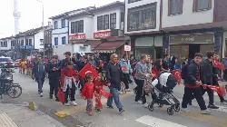 TARAKLI’DA CUMHURİYET COŞKUSU SİREN SESLERİ VE TÜRK BAYRAKLARIYLA TAÇLANDI