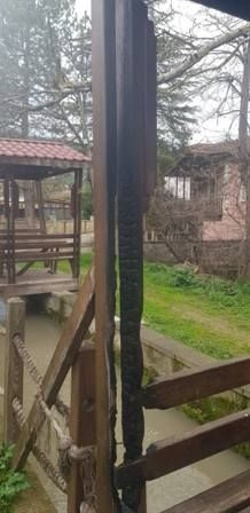 Rüştiye Meydanı Bakımsızlığa Terk Edildi