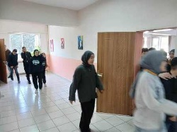 Taraklı Ortaokulunda Deprem Tatbikatı