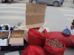 Arpacık Soğan Pazara İndi