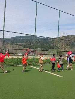 Coşkulu Bayrak Yürüyüşü