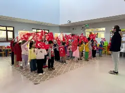 Okul Bahçelerinde Bayrak Coşkusu