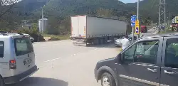 Taraklı Kavşağında Kaza Tehlikesi