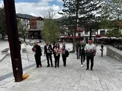 Taraklı Sokaklarında Güller Açtı