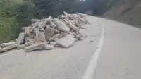 Moloz Yığını Sürücüleri Tehlikeye Atıyor