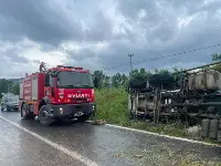 Taraklı'da devrilen beton mikserinin sürücüsü yaralandı