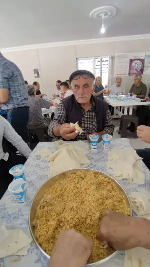 Yüzlerce Kişi Akçapınar’daki Hayır Pilavında Buluştu