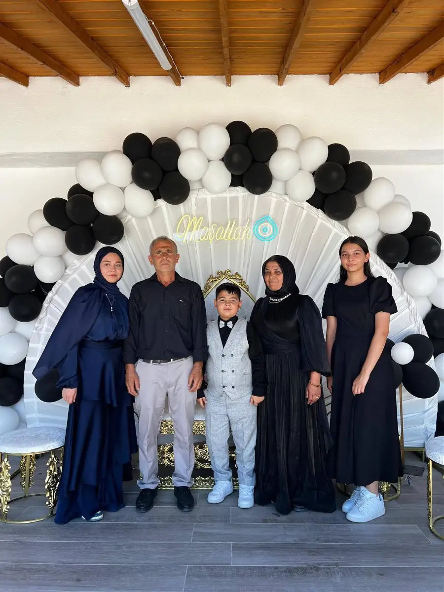 Muhammet Emir Ekşioğlu'nun Sünnet Cemiyetinde Aile ve Dostlar Bir Araya Geldi