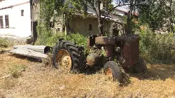 Tarihe Tanıklık Eden Kaderine Terk Edilmiş Traktör