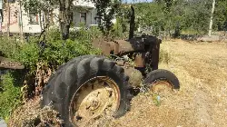 Tarihe Tanıklık Eden Kaderine Terk Edilmiş Traktör