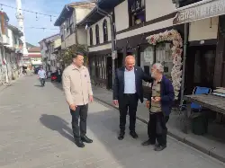 Eski futbolcu, AK Parti MKYK Üyesi Mesut Özil,Taraklı’da ziyaretlerde bulundu