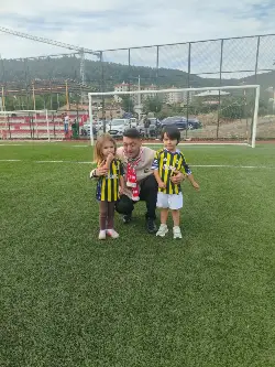 Eski futbolcu, AK Parti MKYK Üyesi Mesut Özil,Taraklı’da ziyaretlerde bulundu