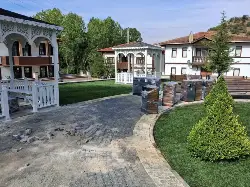 Tarihi Çınarda Çevre Düzenlemesinde Sona Gelindi