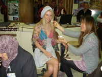 Alman Model Stefanie Seiffert Taraklı'nın Meşhur Köpük Helvasına Hayran Kaldı