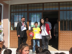 Atatürk İlkokulunda 4/A sınıfı Futbol takımı şampiyon oldu.