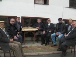 Başkan vekili Mustafa Çelikpençe esnafı ziyaret ediyor