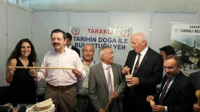 Rıfat Hisarcıklıoğlu, YÖREX Fuarında Taraklı Standına Hayran Kaldı