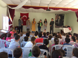 Ünlü Ses Sanatçısı Hülya Polat Atatürk İlkokulu'nu Ziyaret Etti