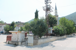 300 Yıllık Geçmişe Sahip Yusufbey Mahalle Camii'n de Çatı Onarıldı