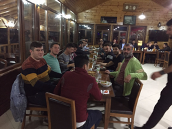 AK Parti İlçe Teşkilatı Gençlerle Yemekte Buluştu
