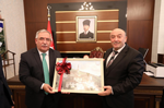 Özkaraman ve Belediye Meclis Üyeleri Vali Nayır’ı Ziyaret etti