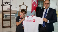 Turnuvanın şampiyonu 13 yaşındaki Ahmet Gürol