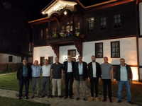 Eski Belediye Başkanı Özkaraman ve eski meclis üyeleri İftarda Buluştu
