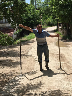 2 metrelik yılan korkuttu