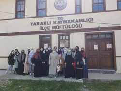 Serdivan Şehit Yılmaz Ercan Kız Anadolu İmam Hatip Lisesi öğrencileri